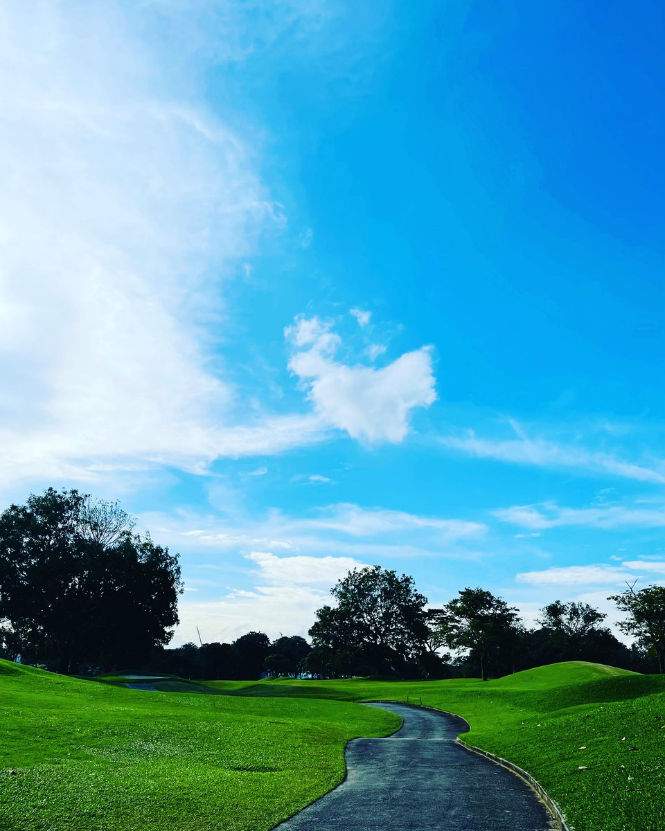 masanobu_uk's tweet image. 昨日、日本祝日なんで午後休ゴルフしてきました。🍻ほろ酔いゴルフ最高でしたが、急にスイング仕方わからんなって焦った… 

#lagunanational #masterscourse #日本は祝日 #金曜ゴルフ最高 #ゴルフうまくならない