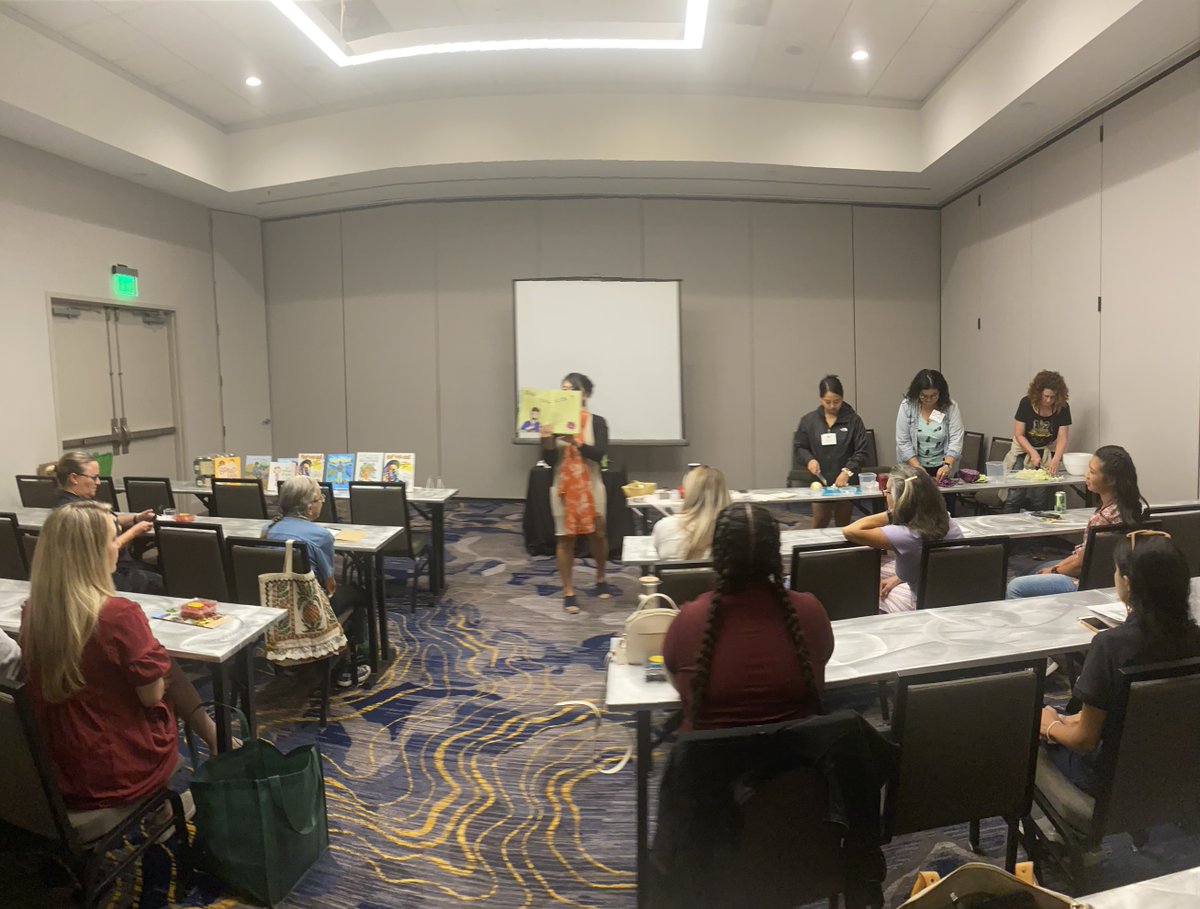 ReadersToEaters's tweet photo. So fun2 prsnt @LearnAboutAg conf on #FoodHeroes #PictureBooks w @junejolee readng her new #SandorKatzAndTheTinyWild + #krautchi #fermentation demo from bk recipe."Chop,Salt,Sqeeze,Pack!" Yum! https://t.co/baiMFcIQdz #LearnAboutAg #AgClassroom #AgLiteracy #FoodLiteracy @AITCtweets https://t.co/LhbBhSj7qL