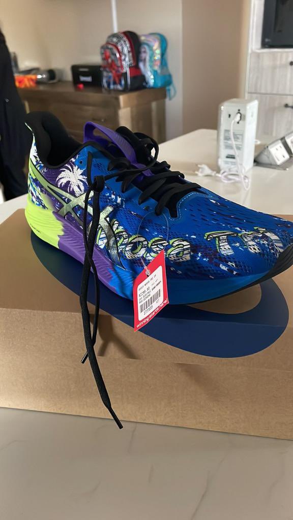 Aeleriae's tweet photo. Hello Beautiful! Starting the new training block in these beauties and I cannot wait to get on the road. @ASICS_ZA have really outdone themselves with this exceptional shoe. On to the next starting line. #asics https://t.co/tFOzidwh9M