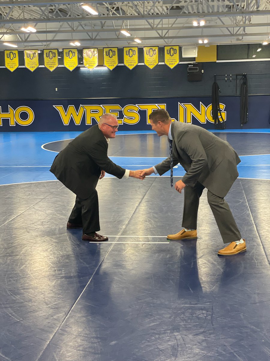 Honored tonight to have been invited to @DustinFinn74 induction into the @ucoathletics Hall of Fame Banquet. Honored to be able to coach alongside such a great person! #halloffamer @wrestlejags @WestmooreHS @whsjagathletics