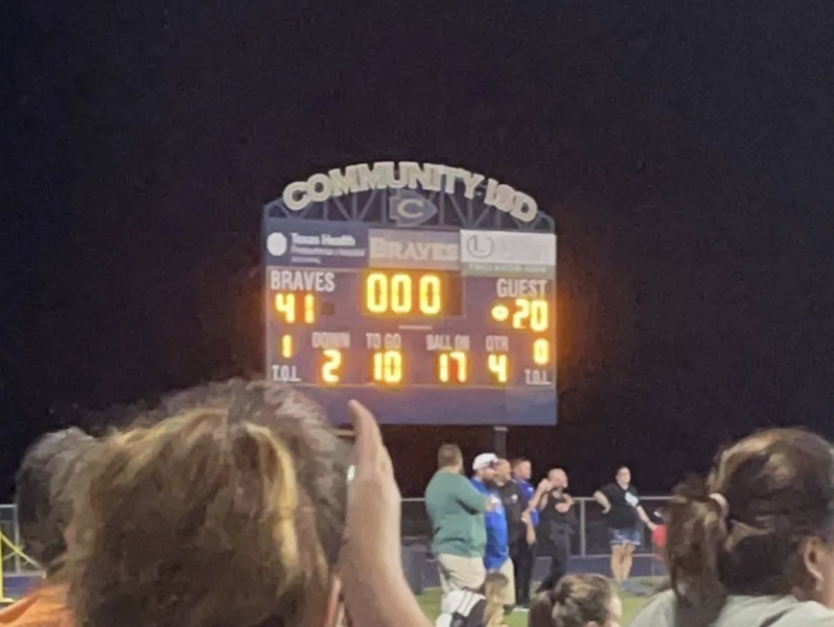 quintonh_04's tweet photo. Big W tonight vs Dallas Lincoln on senior night!! We did it as a team and didn’t let up!! Couldn’t of done it without everyone there.

Community 41
Dallas Lincoln 20 https://t.co/nDaJ7fOS7t