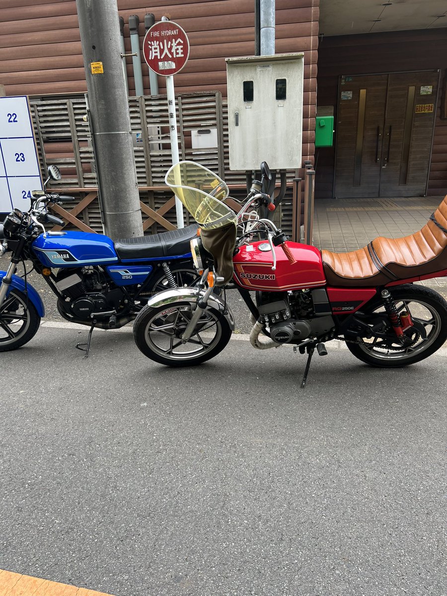 rg250e1103's tweet photo. rg250e 2st
交換ネタないですか
ものによっては追い金もらいます
車、２発、ゼファー気になります
#単車交換 https://t.co/mqcDzpsqSm