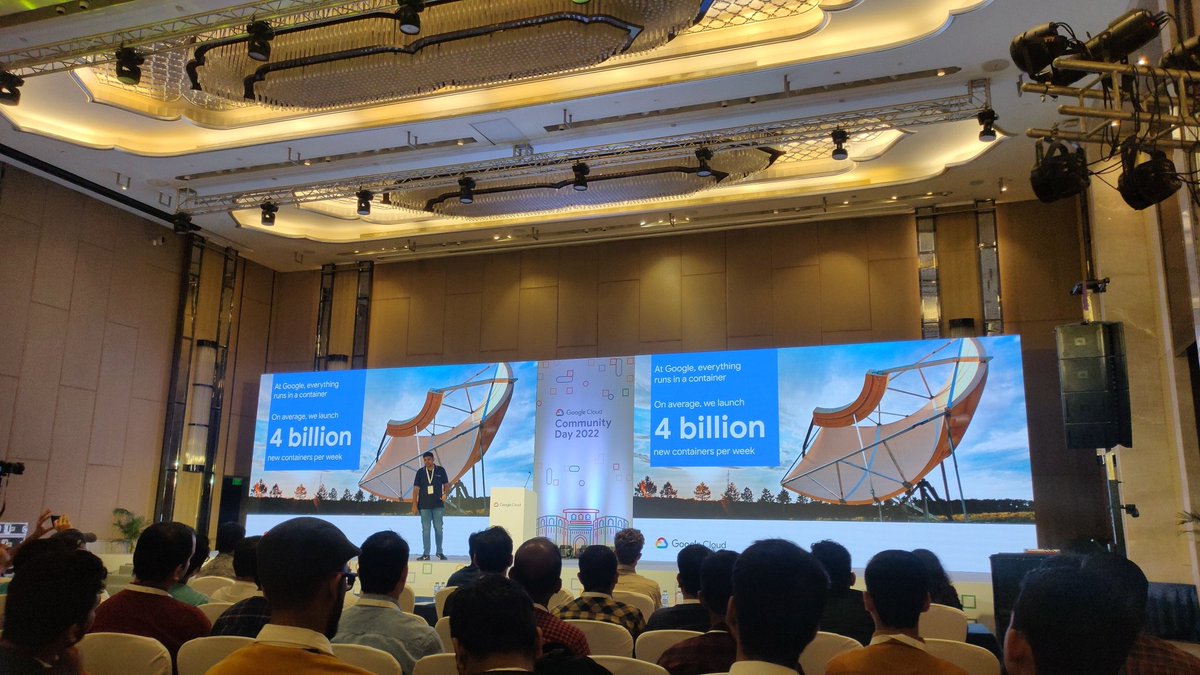 ManavUdaykumar's tweet photo. At Google, everything runs in the container 

4 billion new containers every week 🤐🤐

#CCDPune
#CCDPune2022
#gdgcloudpune
#googlecloud https://t.co/M6uQlyZeP1