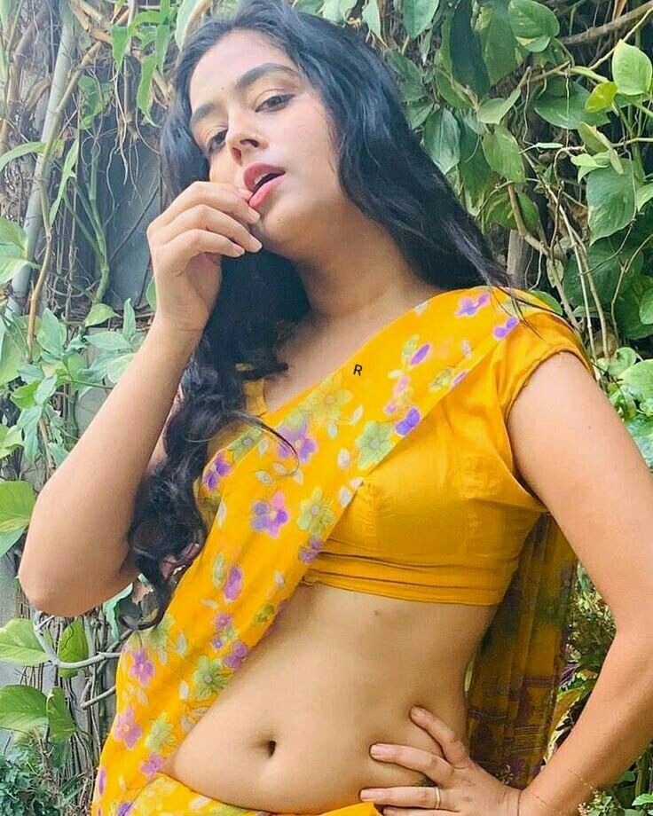 PChitramurthy's tweet photo. राज़ खोल देते #_HAIN नाजुक से इशारे अक्सर
#KITNI खामोश मोहब्बत की जुबान होती #HAI
@Damini55 @Sudha13344 @Tarastann @Deeparani2022 @dhallllll @Shraddhastann https://t.co/Ej04P8i2cL