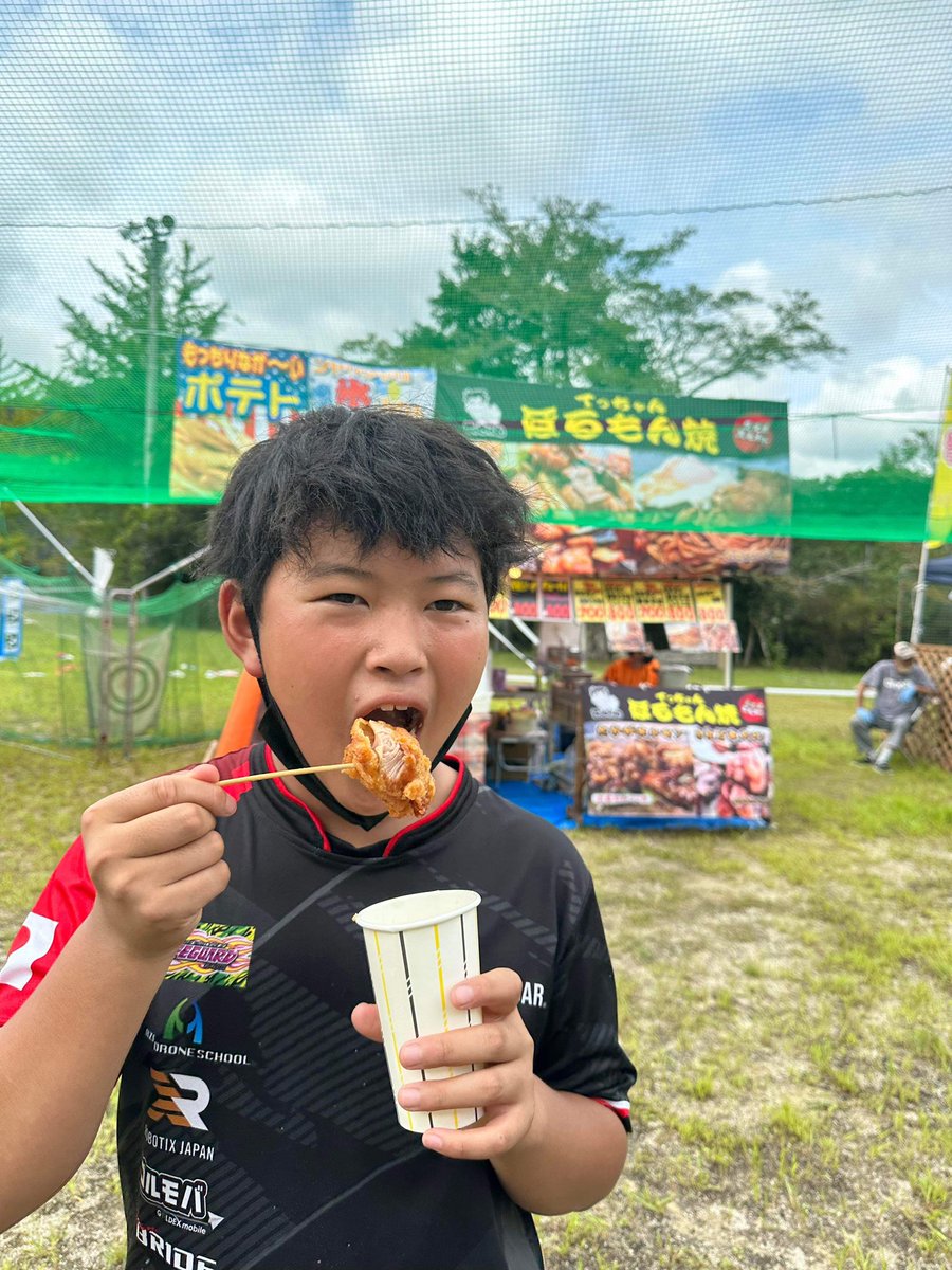 ogafpv's tweet photo. このあと決勝!
配信あります
https://t.co/cXBNVIFhbB
#今日のおうが飯
#ドローンレース広島2022
#lifeguard #japradar #azax #robotixjapan #ゴルモバ #BRIDE
#tmotor #foxeer #tattu #hqpr https://t.co/2lzTGwEcYW