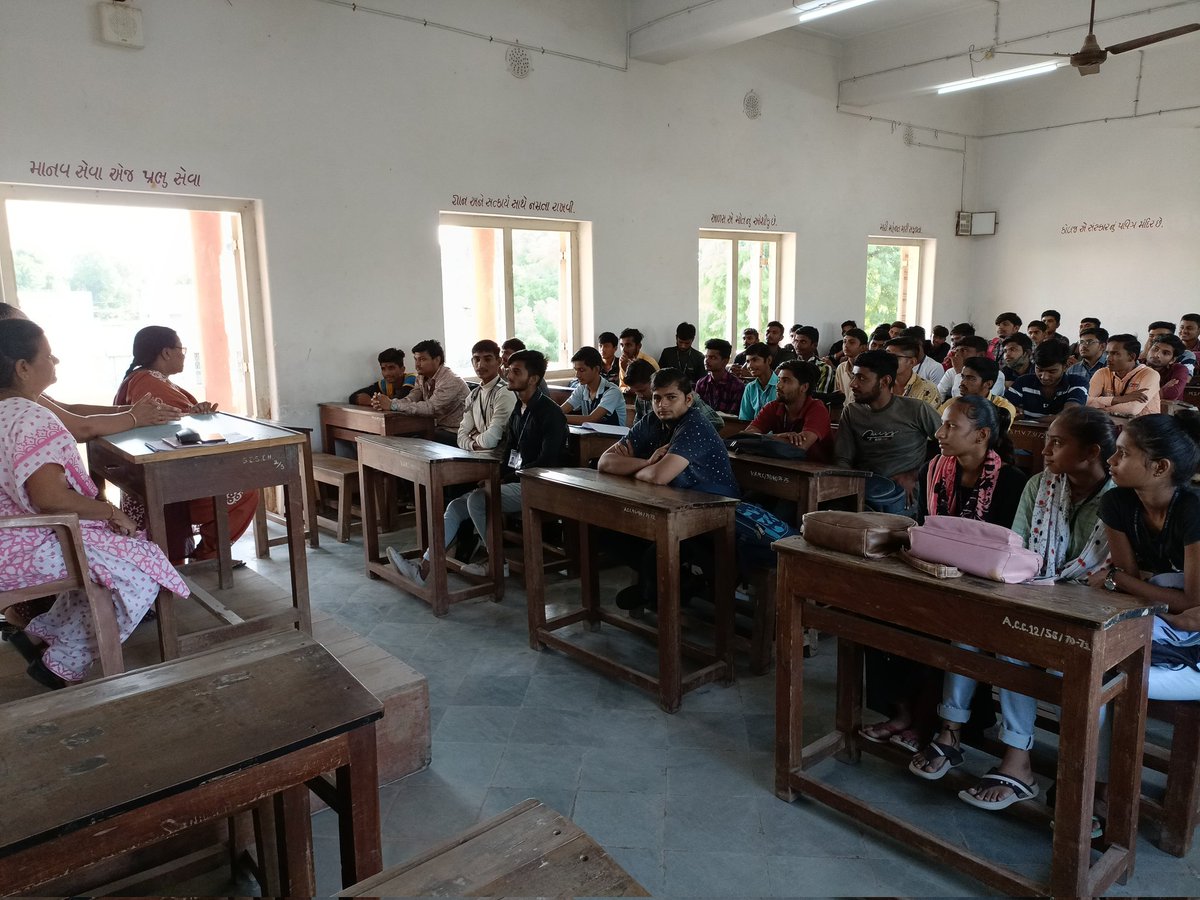 NSSVAMCC15's tweet photo. વળીયા કોલેજમાં તા.૨૪/૯/૨૦૨૨ ના રોજ એન.એસ.એસ.દિવસની ઉજવણી.@_NSSIndia @nssgujarat @nssmkbu @YASMinistry https://t.co/f0JFHj74ZW