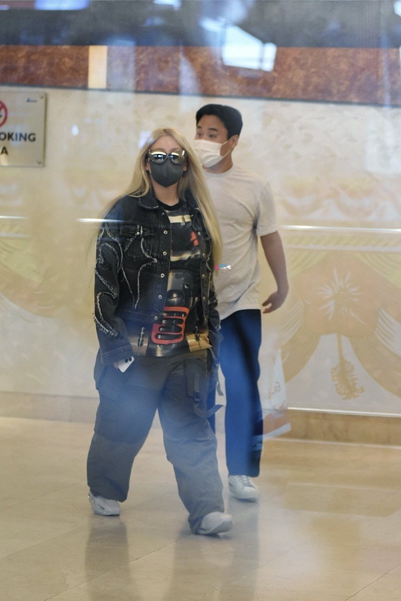 MyKpopHuntress's tweet photo. 220924 CL @ KLIA Malaysia (KUL>CGK) #GoodVibes #GoodVibesWeekender
#CL #CLinMY #Chaelin #ChaelininMY
#GVW2022 -2- https://t.co/rGNMVSx3F9
