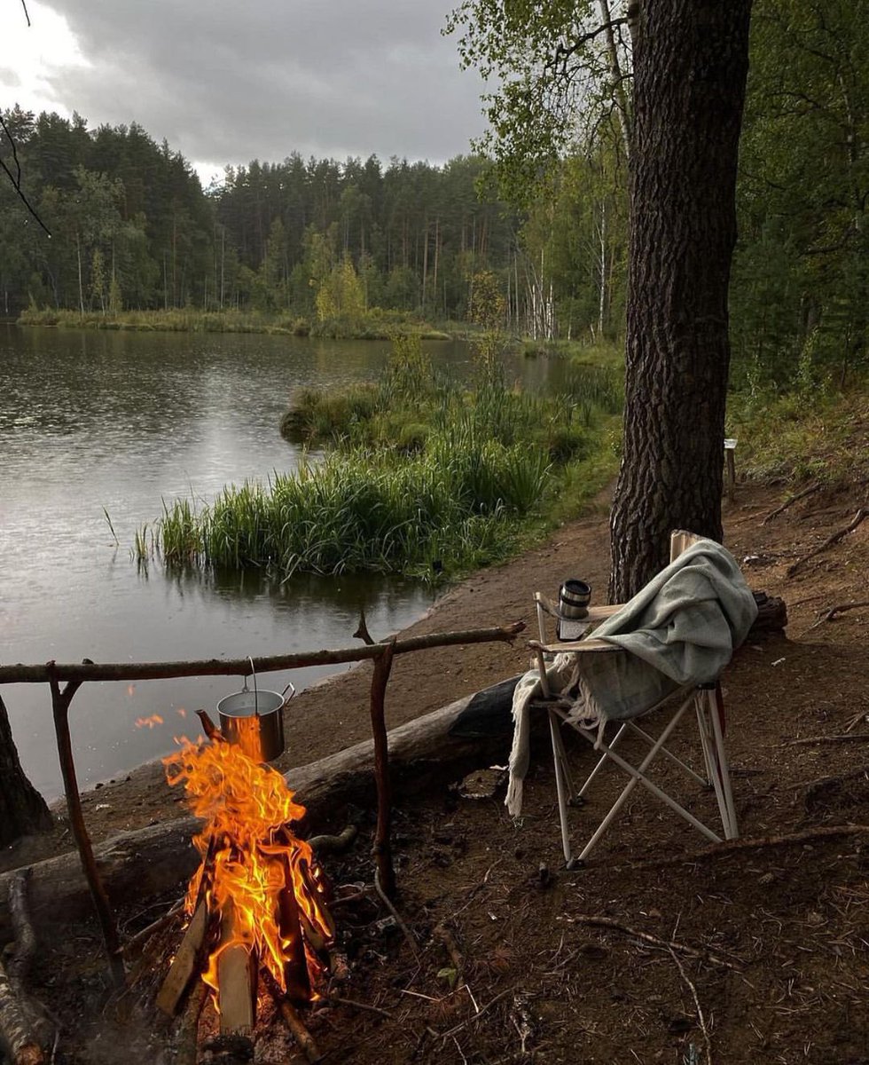 Göl kenarında kamp yap
