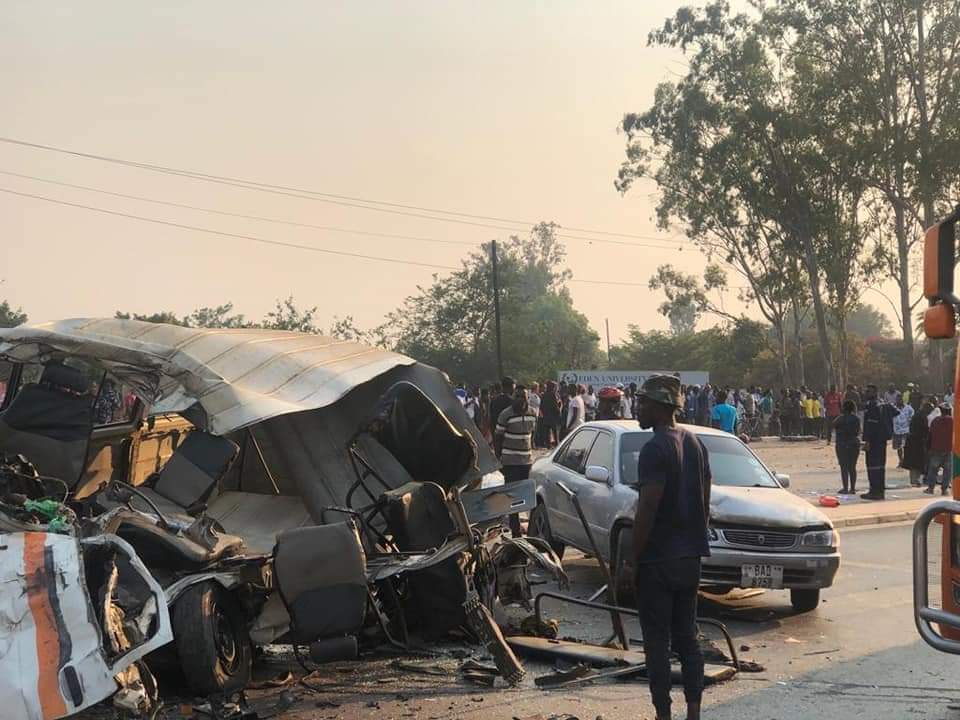 Mwebantu's tweet photo. SAD NEWS: 

A public service bus carrying traders has collided with a ZNS truck at UNZA along Great East road in #Lusaka. Several people are feared dead. #Zambia

(Pictures by KBN TV) https://t.co/NI6OtQ1u1w