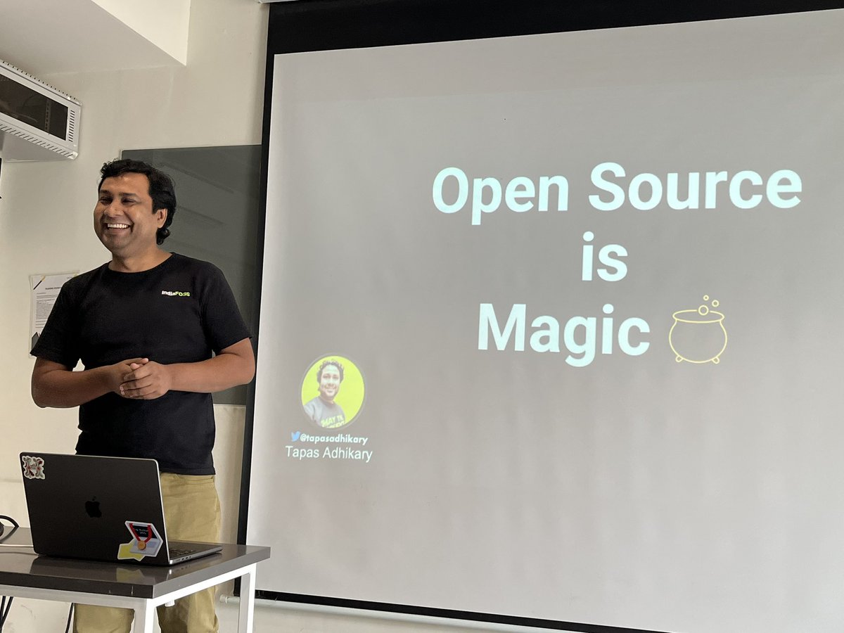 LaravelBLR's tweet image. RT shrutibalasa: People are loving leaning about Open Source from the amazing @tapasadhikary 
#laravelblr @LaravelBLR