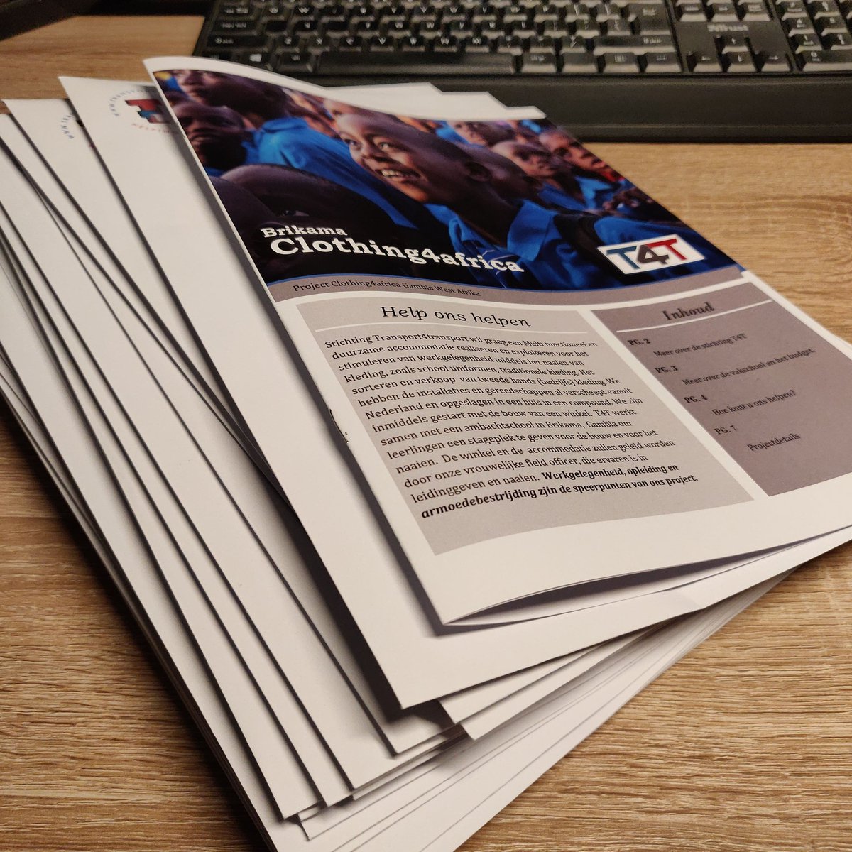 WeideBerend's tweet image. Clothing4africa - de brochures en aanvraag brieven zijn de deur uit. Nu hopen dat we donaties binnen krijgen.

#clothing4africa #transport4transport  #partin