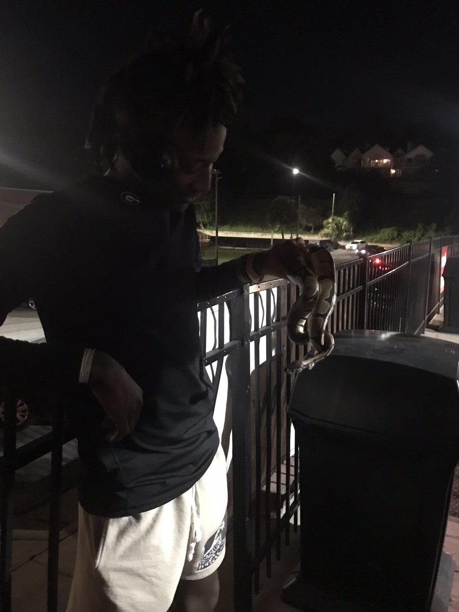 Shoob2000's tweet photo. cookout wild tonight https://t.co/yjah0zB9sP