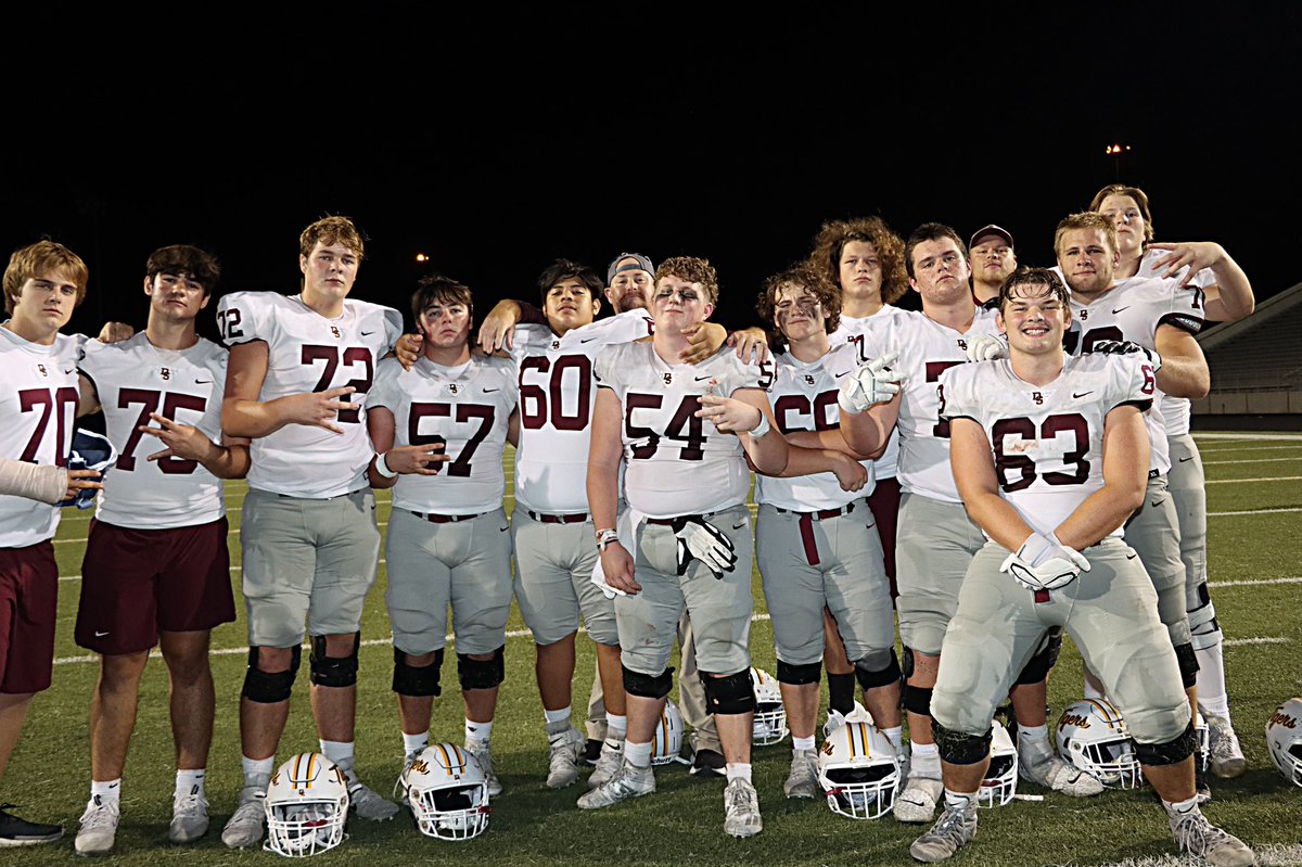 adairphoto16's tweet photo. CALL OUT TO COACH @CoachT_Marshall AND HIS BATTLE HOGS, #HEAVYHITTERSCLUB IT COULD NOT BE POSSIBLE WITHOUT THESE STUDS. MAKING THE PATH FOR THE BALL MOVERS.THE DRIPPING SPRINGS TIGERS REMAIN UNDEFEATED. @CoachT_Marshall @CoachGZimmerman @MarteJr @A_Pena4 @delossae17 @ben_reid31 https://t.co/AUH9qoY1Ig
