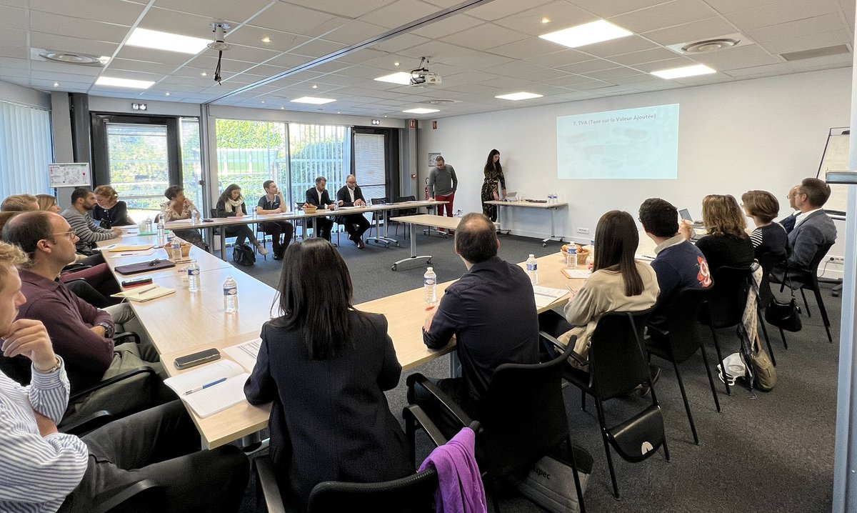 OfficinePatrimo's tweet photo. Succès pour la journée Académie Pharma - 6 heures de formation et d’échanges avec les meilleurs experts dans leur domaine, dédiées aux #pharmaciens ayant un projet d’installation. 
#auxiliairepharmaceutique #astera #cerp #pharmavie #pharmagency #interfimo #lamédicale https://t.co/MwI5t4fsuV