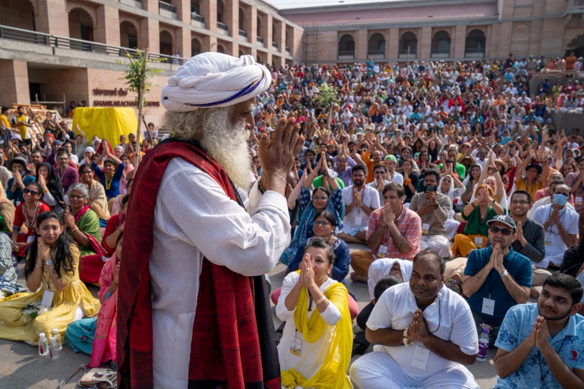 #Kashi is not just a city or a temple. It is an aspiration of every human being to become a Tower of Light. May you become a Tower of Light in this life and be a light unto yourself and every other life. Blessings. -Sg