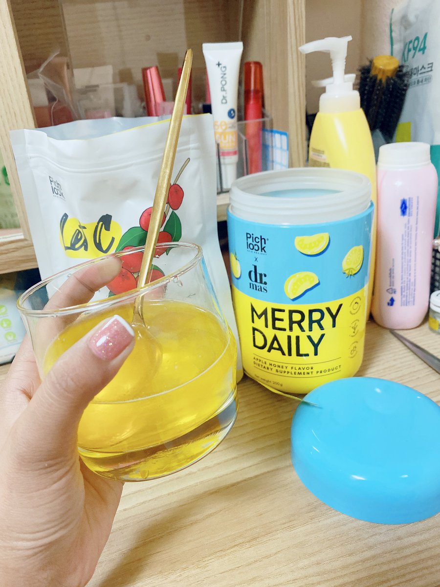 cherma_65's tweet photo. กรูอยากแนะนำสิ่งนี้ สำหรับคนที่หลับยาก หลังกินไป 5 วัน หลับสนิทมาก 
ไม่ตื่นกลางดึก ตื่นเช้าสดชื่น ไม่งัวเงีย 
จริงๆกูซื้อมาแค่อยากหลับสนิท แล้วคือได้เรื่องผิวเนียนใส ดีแบบเกินเบอร์เกินราคามากมรึงงง https://t.co/fI1mt0lJT9