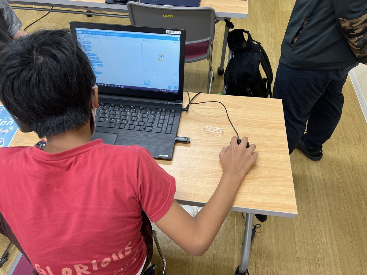 Jun1W's tweet image. #017
低学年Ninjaがtoioにチャレンジ中です。
Scratch組はmicro:bitを使いこなせるか?
#CoderDojo吉備
#CoderDojo岡山
#CoderDojo
#toio
#microbit