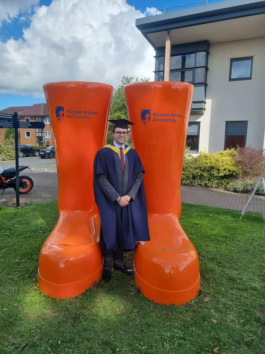 Ashley Dear (@ashleyldear) on Twitter photo Great day yesterday celebrating graduating my MSc in Entomology with Distinction from <a href="/HarperAdamsUni/">Harper Adams University</a>. Great day yesterday celebrating graduating my MSc in Entomology with Distinction from <a href="/HarperAdamsUni/">Harper Adams University</a>.