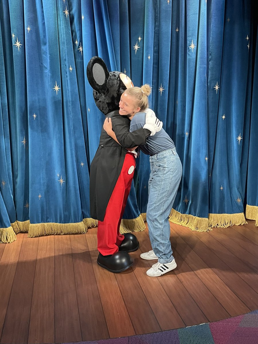 ldenaevans13's tweet photo. it’s been a while! this year has been good to me 🥰 i miss my dcp https://t.co/PVYznnEdf0