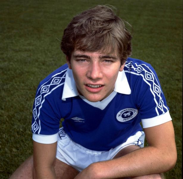 Happy birthday to Rangers legend Ally McCoist MBE  (60) 