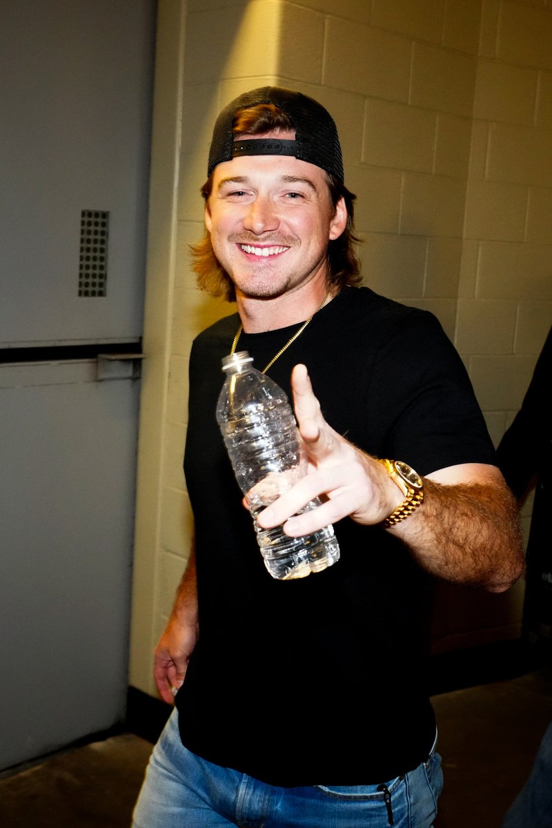 Cheers to a great night <a href="/MorganWallen/">morgan wallen</a> 🥃✨ #iHeartFestival2022