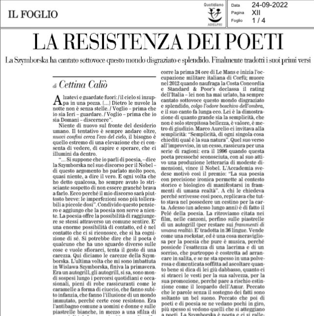 "Canzone Nera" di #Szymborska è memoria della lotta ("per una striscia di cielo limpido / lottiamo"), dell'insurrezione, è il peso della nostalgia e dell'assenza. È una città che cade a pezzi in un frastuono che fa silenzio ("armata di pugni chiusi, congelata nel grido")
C. Caliò
