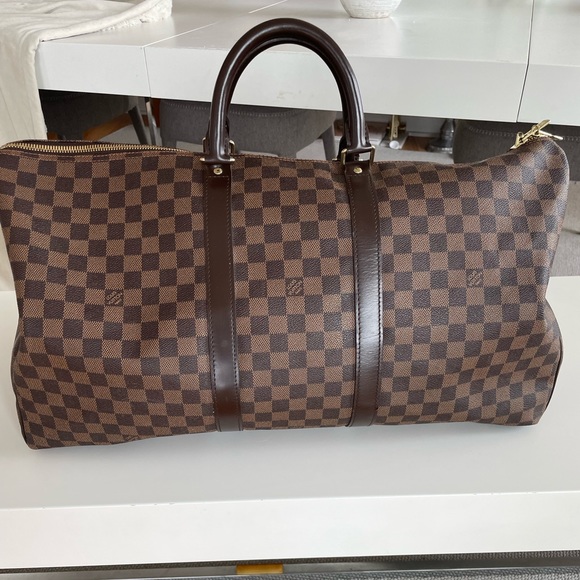 repurposedstyl1's tweet photo. So good I had to share! Check out all the items I'm loving on @Poshmarkapp #poshmark #fashion #style #shopmycloset #louisvuitton #prada: https://t.co/3cWgaw3f6g https://t.co/a5tQmOTPAS