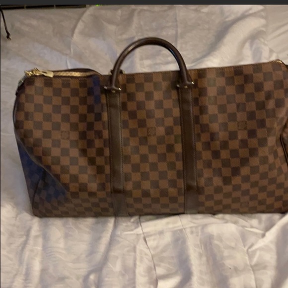 repurposedstyl1's tweet photo. So good I had to share! Check out all the items I'm loving on @Poshmarkapp #poshmark #fashion #style #shopmycloset #louisvuitton #prada: https://t.co/3cWgaw3f6g https://t.co/a5tQmOTPAS