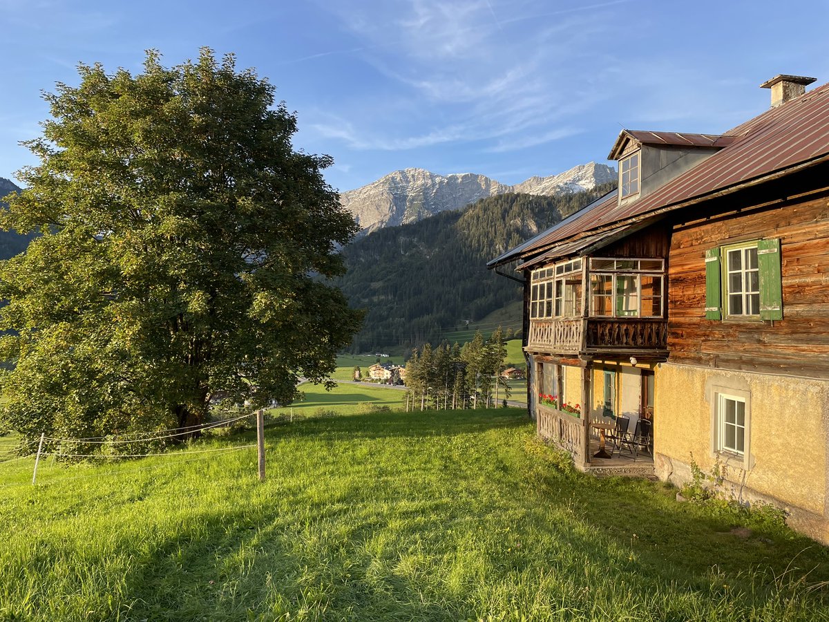 It’s been a lovely #parkup here in Zell am See #Austria - the #Alps are beautiful! Now on to Slovenia! The journey south continues! 
#vanlife