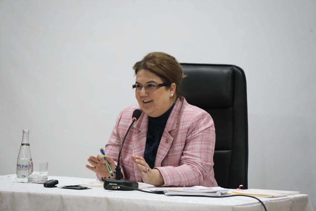iso_maildinc's tweet photo. Aile v Sosyal Hizmetler Bakanı Derya Yanık, @deryayanikashb İstanbul’da LGBTİ sapkınlığına karşı yapılan nümayişe tepki gösterip "Nefret söylemini yanlış buluyorum" demiş

Bu sözler kendisine aitse, Allah Azze ve celle nin laneti bu nasipsizin üzerine olsun. https://t.co/DhJMBcoNp3
