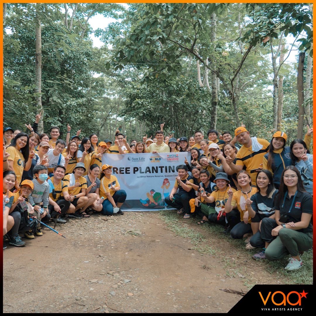 VivaArtists_'s tweet photo. LOOK: @mateoguidicelli joined @SunLifePH Foundation volunteers in their tree-planting activity at La Mesa Nature Reserve π±π
#BrighterWorldBuilder #SunLifePartnerForLife https://t.co/v6MCR5wvAZ