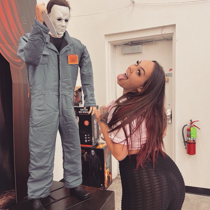 Pretty sure this would save my life? 😜   Las Vegas until October 1 https://t.co/YhgSKzvvcz<a href="/tag/houston"class="tags"><span>#houston</span></a><a href="/tag/stripper"class="tags"><span>#stripper</span></a><a href="/tag/rockets"class="tags"><span>#rockets</span></a>