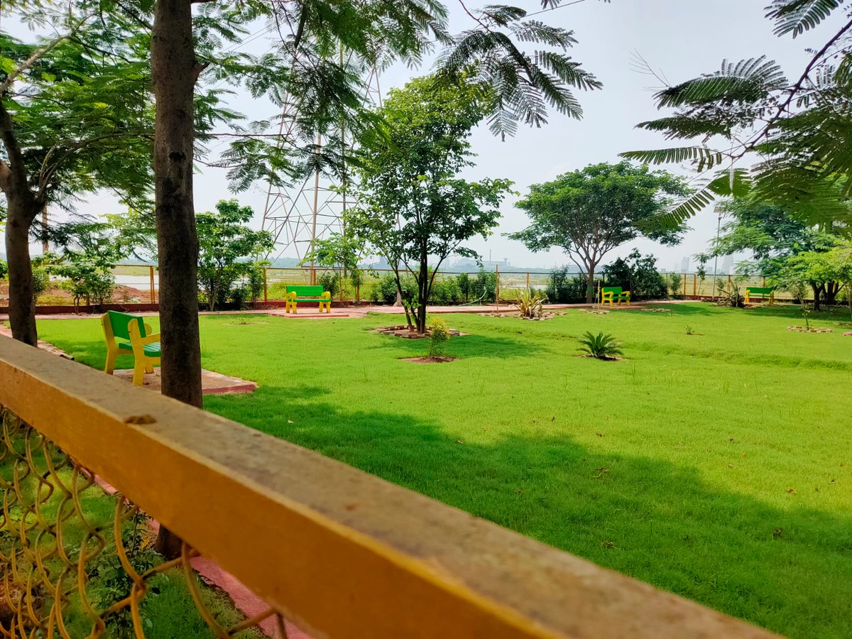 dipa_jajpur's tweet photo. Beautification &amp; renovation work of Kalinganagar Park, on the Biju Patnaik Marg, Kalinganagar Industrial Area, completed by JSW. @InvestInOdisha @idco_odisha @dm_jajpur @DebDasOri @MsmeDepartment @JitendriyaDash5 @dipaops https://t.co/g9p8EdeR4F