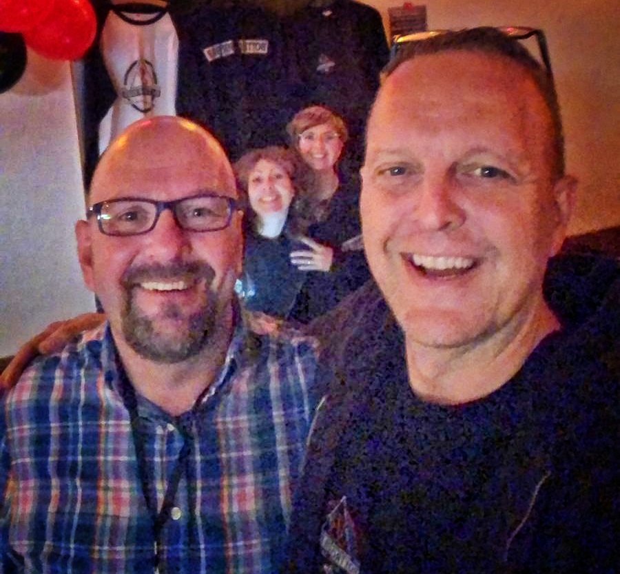BottroperBier's tweet photo. Gestern war die Premiere von „Wat mein Herz mir sacht.“, dem Bottrop Musical in der Aula Welheim. Wer noch hin möchte - für die Aufführungen heute um 14 Uhr und Sonntag um 13 Uhr gibt es noch Tickets. Es lohnt sich!
https://t.co/Zv5rtp9Zfv https://t.co/cr1CIiJrFC