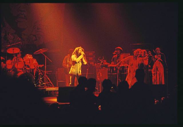 GeorgiosMasman2's tweet photo. #BobMarley & #theWailers perform the final show Sept. 23, 1980 at the former Stanley Theater in Pittsburgh. Attendee #DavidMeermanScott who was 19 at the time, captured the only known photos of the concert.
#reggae #OnThisDay #Anniversary https://t.co/pj2rgidVAn