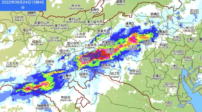 線状降水帯接近中。念の為ノートPCの電源コード抜いた。 