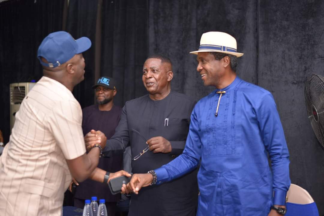 HWokocha's tweet image. PDP's flagbearer is absent from the Rivers State Peace and Security Summit out of fear of being detained by the EFCC, One is left to question how Governor Wike, the PDP, and Fubara can preach peace while governing a difficult state like River's State.
#RiversOfPeace