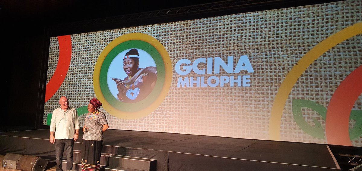 2/
We were spellbound and captivated by her storytelling, songs and poetry as she took us on a journey to find our own story, and through that, inspire and touch others.
#soldiersoflove
#thandanani
#storytelling
#thrivingcommunities
#Africa