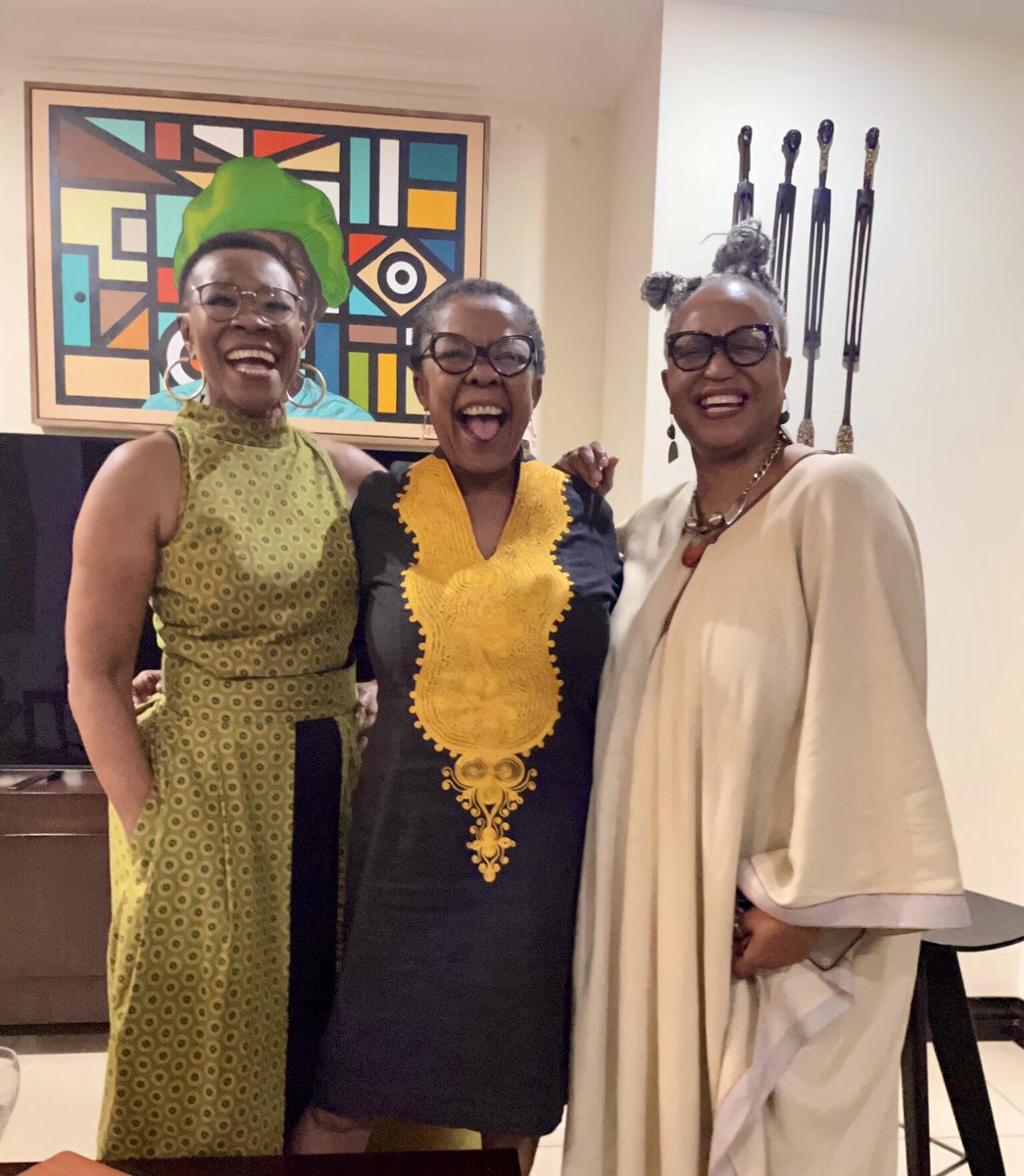 nothembaujx's tweet photo. 🙏🏽Thank you @ThebeIkalafeng for hosting a memorable evening to honor and celebrate #THEEQUEEN, Icon &amp; Custodian of our jazz  music &amp; arts  @shadotwala 👑❤️🌷 https://t.co/Igu8jknFgA