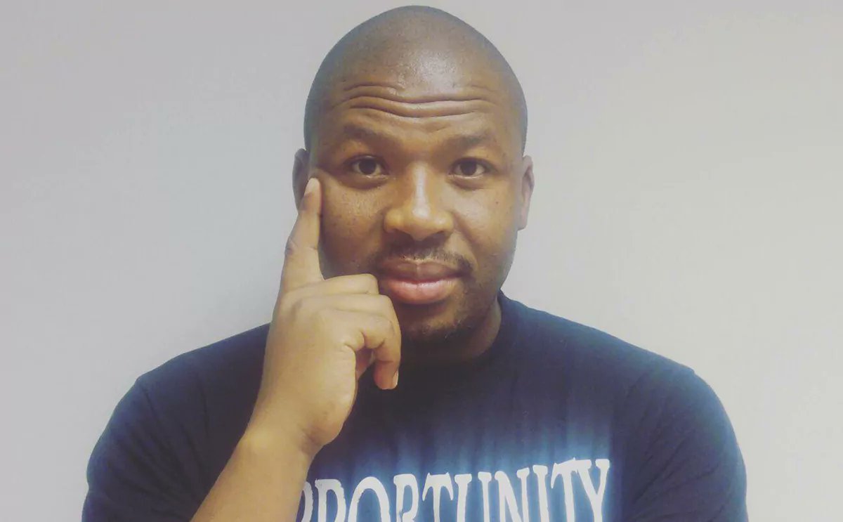 [itw] Buru Mohlabane « La danse m’a sauvé la vie » bit.ly/3SszEFp Aujourd’hui emmenée par Buru Mohlabane, Vusi Mdoyi et Steven Faleni, Via Injabulo de la compagnie sud-africaine Via Katlehong part en tournée. <a href="/TLA_TREMBLAY/">Théâtre Louis Aragon</a>