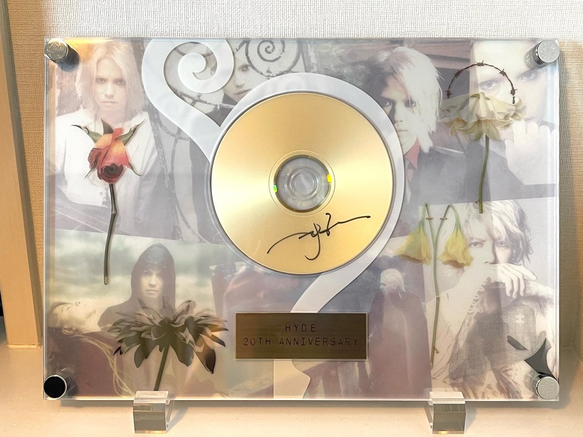 らるくに tweet media