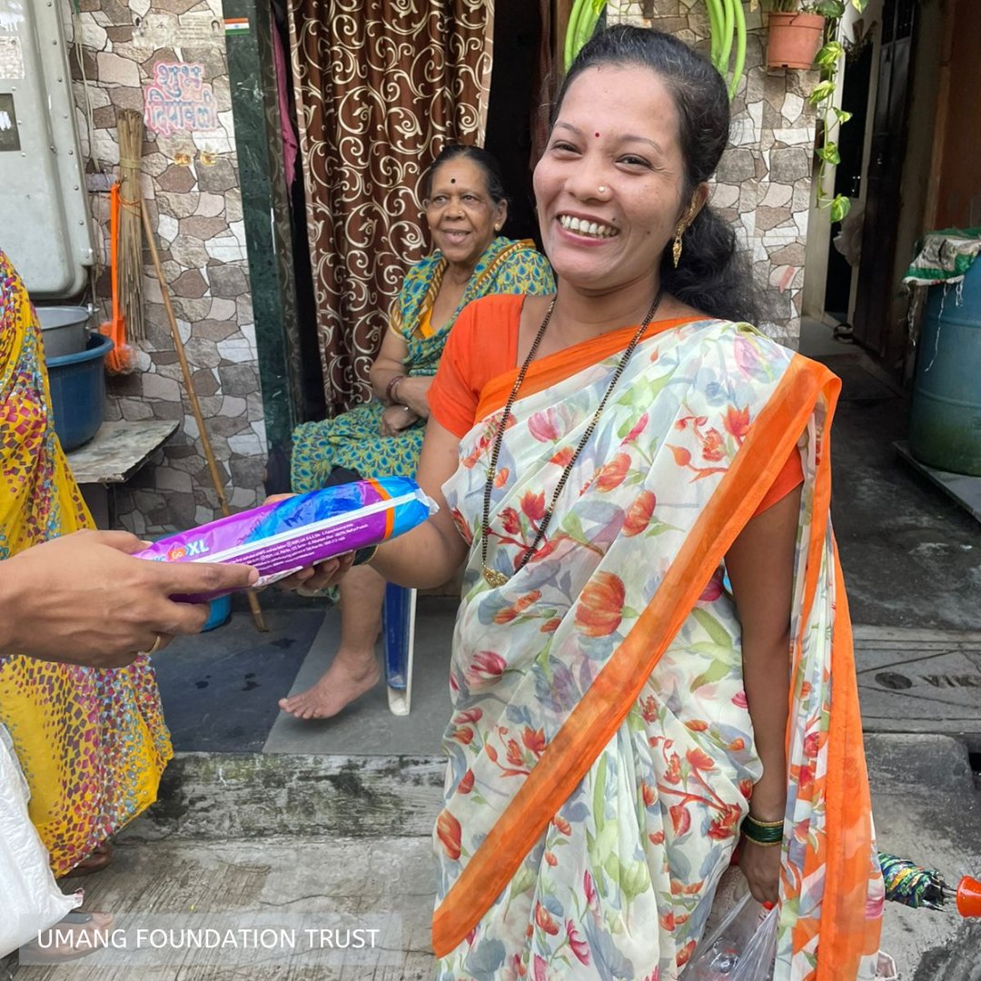 Umang_FT's tweet photo. Umang Foundation Trust along with our volunteers distributed sanitary pads to women and girls in the Chawl areas. 

Support us to reach out to more women and help them.
Link in the Bio:

#charity #ngoindia #ngo #pad #paddistribution #sanitarypads #uft #umang2022 #women https://t.co/NRiYopEecI