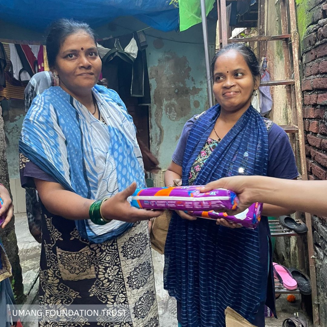 Umang_FT's tweet photo. Umang Foundation Trust along with our volunteers distributed sanitary pads to women and girls in the Chawl areas. 

Support us to reach out to more women and help them.
Link in the Bio:

#charity #ngoindia #ngo #pad #paddistribution #sanitarypads #uft #umang2022 #women https://t.co/NRiYopEecI