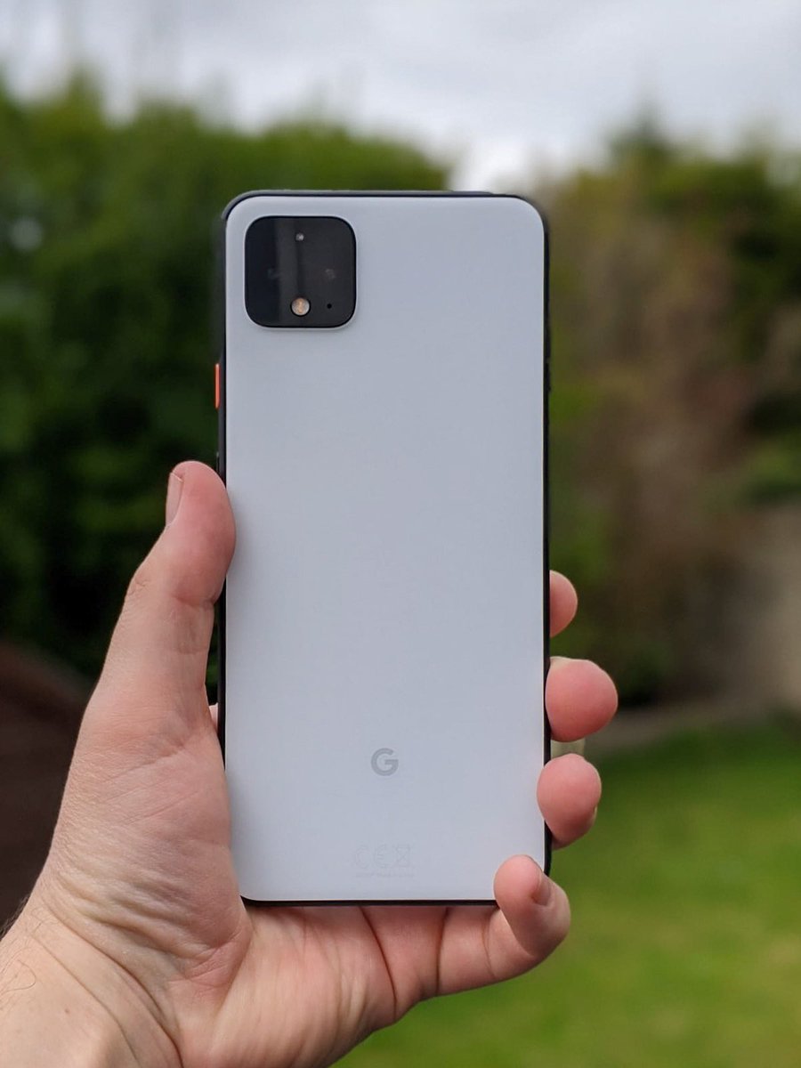 The Pixel 4 XL was such a underrated phone and one of the cleanest designs on a phone👌 Google really needs to bring back the matt finish on there Pixel line. So next year Pixel 8 series please Google 🙏 #Google #Pixel4XL #teampixel #madebygoogle #googlepixel