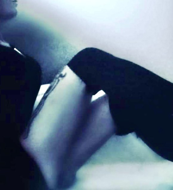 SexyPetraOnly's tweet photo. Oggi soletta a casa😱mando una foto in privato di una parte di me a chi mi stupirà di più con le sue parole😉💋foto non troppo esplicita eh..ma ..🔥
#curious #discoverme #scoprimi #cercomusa #cercodea #schiavoperme https://t.co/4HbiIUL1Kq