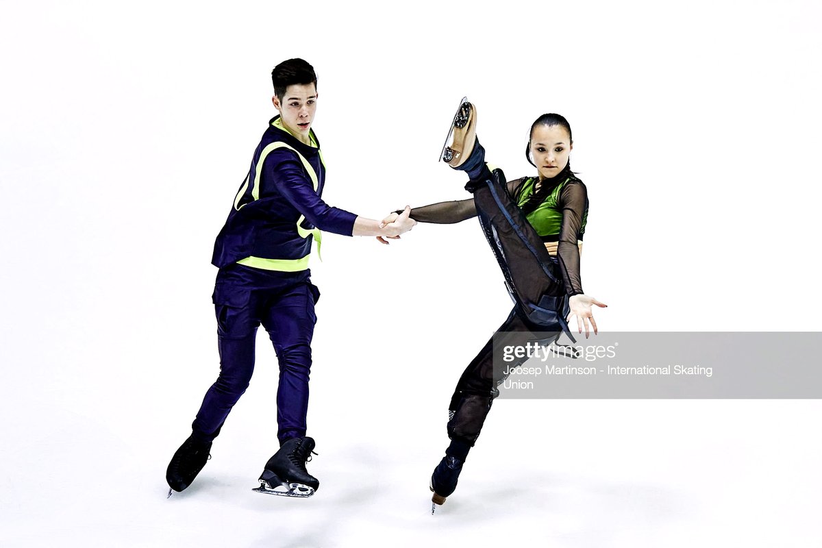 goldenskate's tweet photo. Happy Birthday 🎂 to 🇪🇪 Estonia's #TatjanaBunina — The 2021 #OpendAndorra Jr. 🥉 w / #IvanKuznetsov! Last year they earned new PBs @ #WorldJFigure (RD) &amp; #JGPFigure Ljubljana (FD/TS) 👏🏻 She likes learning new languages 📷 2021-22 RD "Imma Be" &amp; "Heads Will Roll" #FigureSkating https://t.co/Pho6fZI4ru