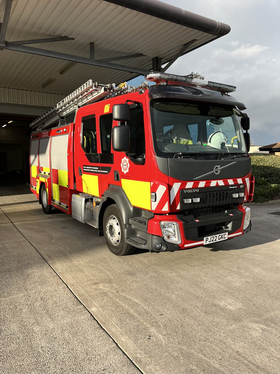 TomWeston89's tweet image. White Watch Rhyl had the dreaded pump changeover job yesterday… we didn’t mind too much though as it was for our new pump 😍 12mins after booking it on the run it had its first fire call 🚒🔥 #NewWheels #22plate