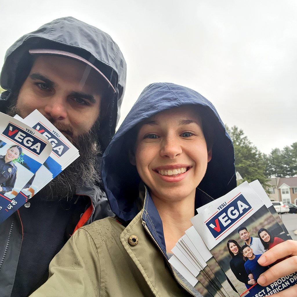 justjessiVA's tweet photo. The drizzle has started, but the #RedWave hasn't stopped!
#YRFV #YRNF #VA07 #Ascend #TakeBackTheHouse https://t.co/rxYY7iiIqG