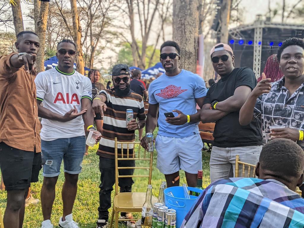 Nyingilile's tweet photo. Same City, Same Friends
#Beerville https://t.co/aZPDCSYCLf