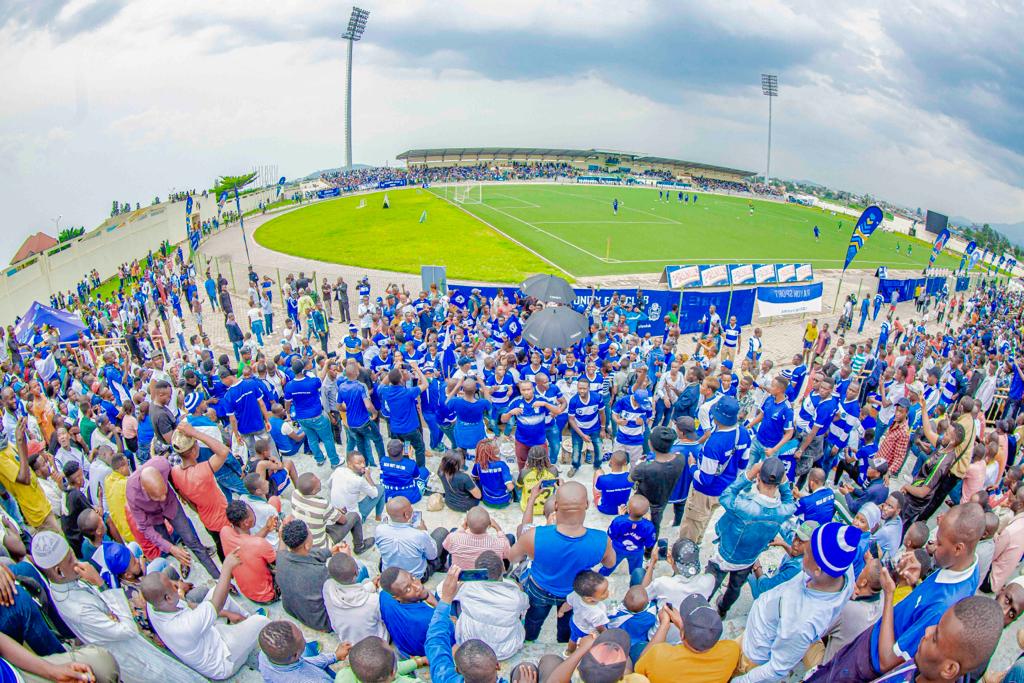 rayon_sports's tweet photo. 👉 GOOD EVENING, LEAGUE LEADERS! 🌙
#Gikundiro | #OneTeamOneDrea https://t.co/NvFeUVGs10